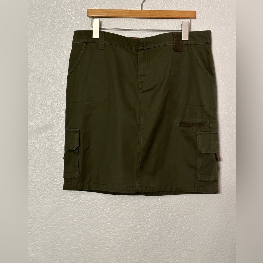 DICKIES Skirt Olive Green Cargo 100% Cotton size 12 Streetwear Valentines Day